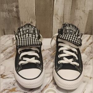🌷🌸Converse Black and White Low-Top Sneakers with Checkerd Pattern🌷